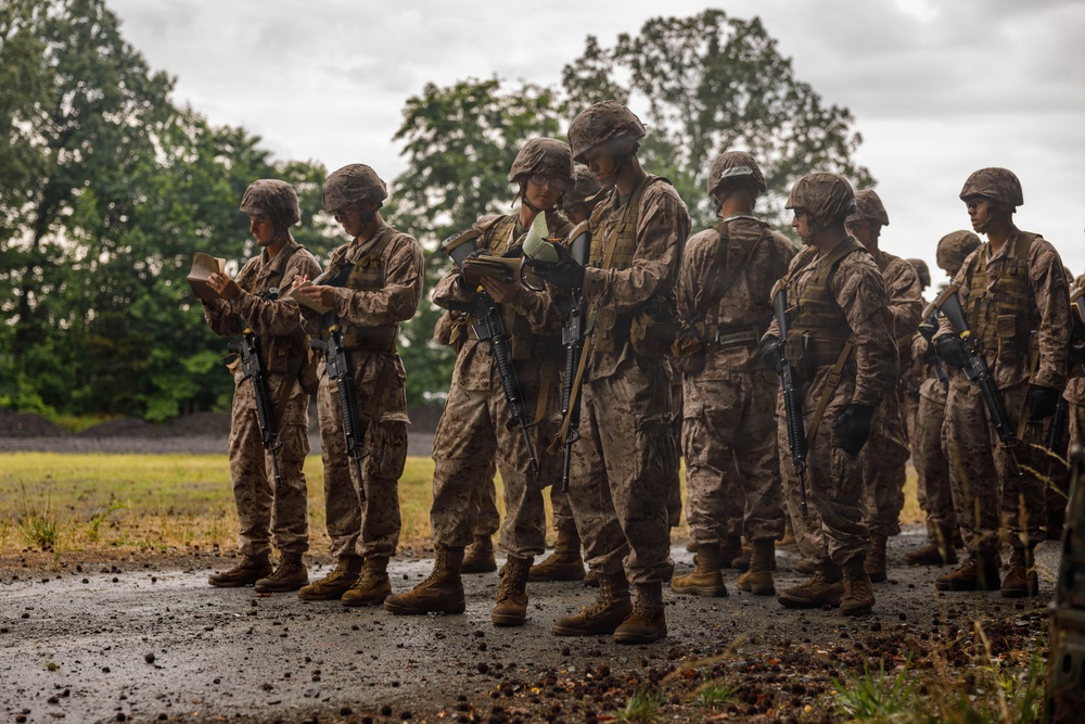 U.S. Marine Corps Officer Candidates conduct the Basic Reaction Course