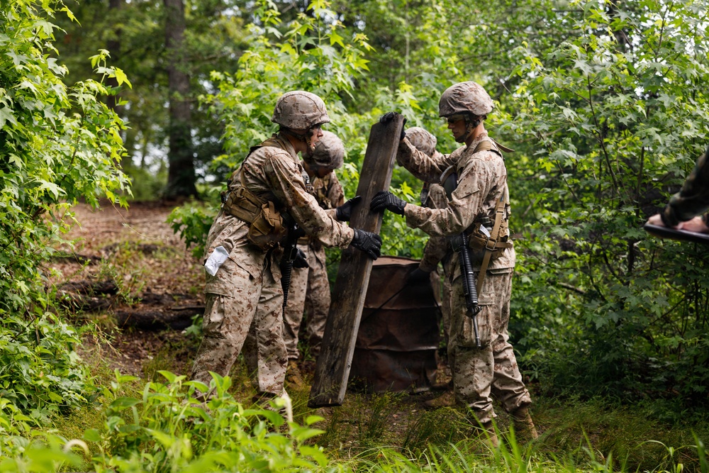 U.S. Marine Corps Officer Candidates conduct the Basic Reaction Course