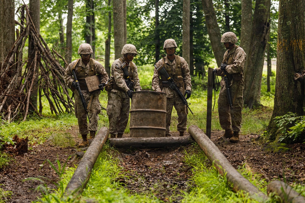 U.S. Marine Corps Officer Candidates conduct the Basic Reaction Course