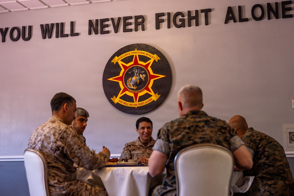 Marine Corps Combat Service Support Schools Hosts Royal Saudi Naval Force – Marine Force