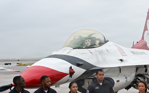 AF Thunderbirds host F-16 show-and-tell at Peterson SFB