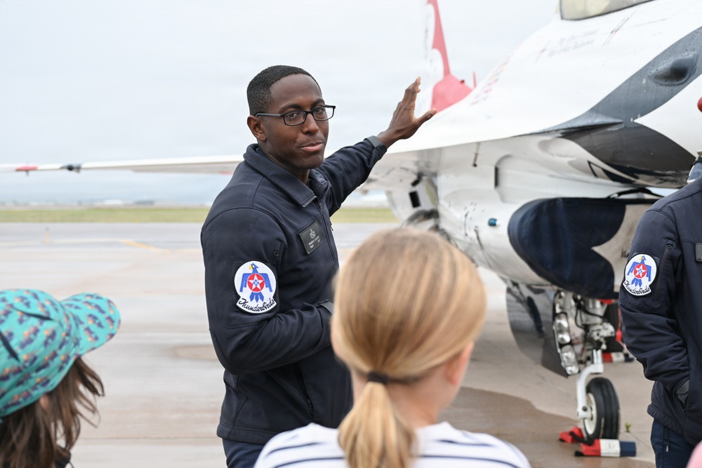 AF Thunderbirds host F-16 show-and-tell at Peterson SFB