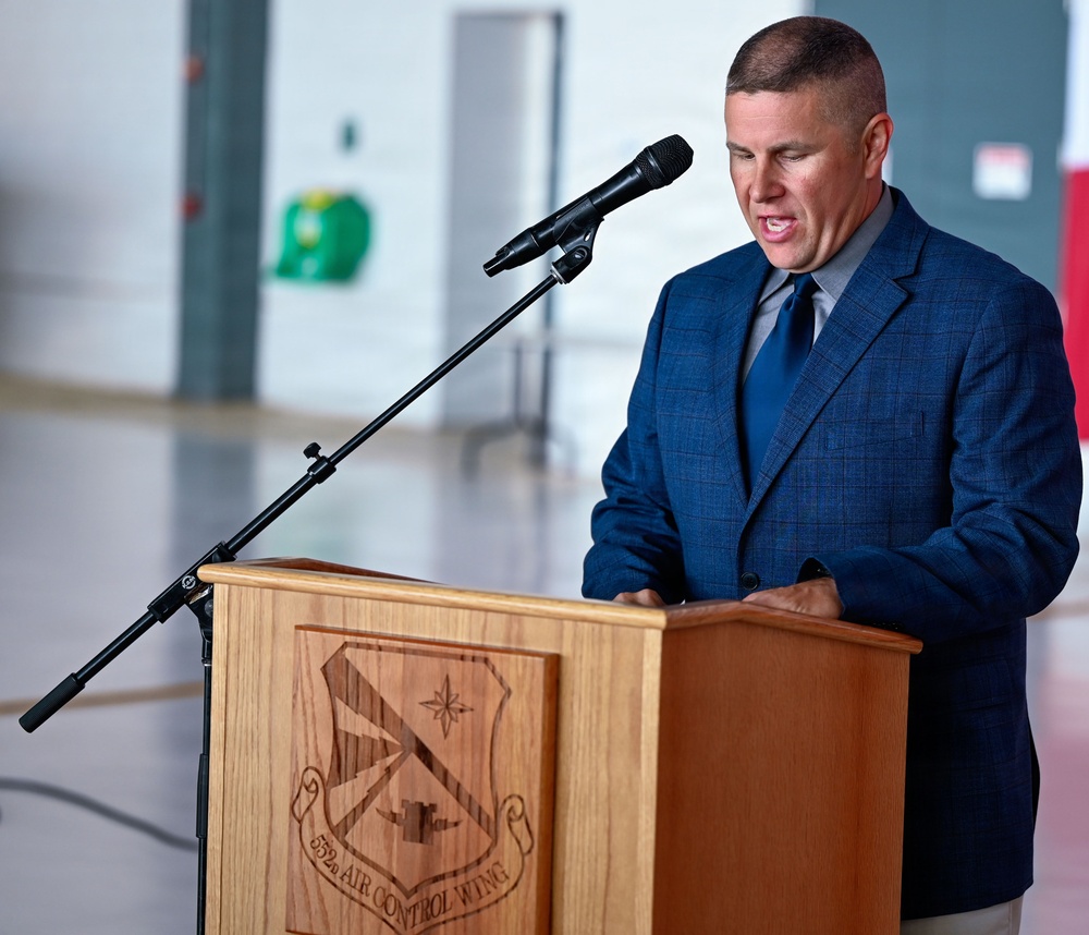 965th Airborne Air Control Squadron welcomes new commander