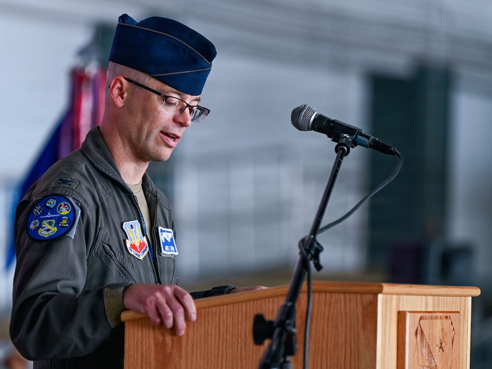 965th Airborne Air Control Squadron welcomes new commander