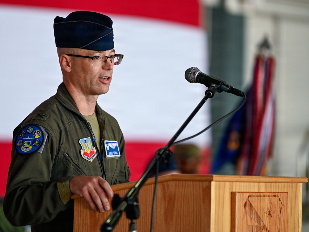 965th Airborne Air Control Squadron welcomes new commander