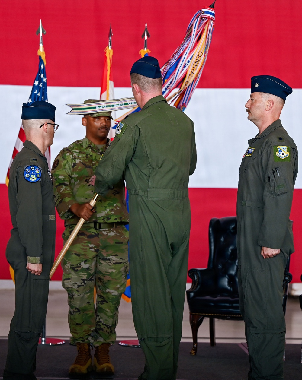 965th Airborne Air Control Squadron welcomes new commander