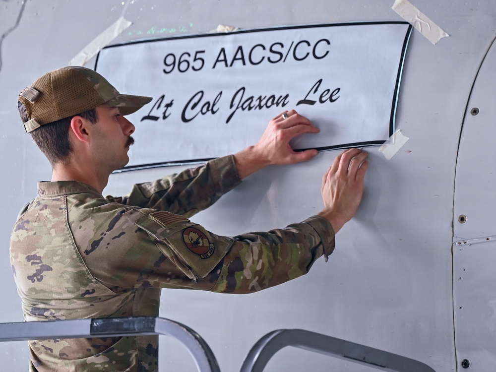 965th Airborne Air Control Squadron welcomes new commander