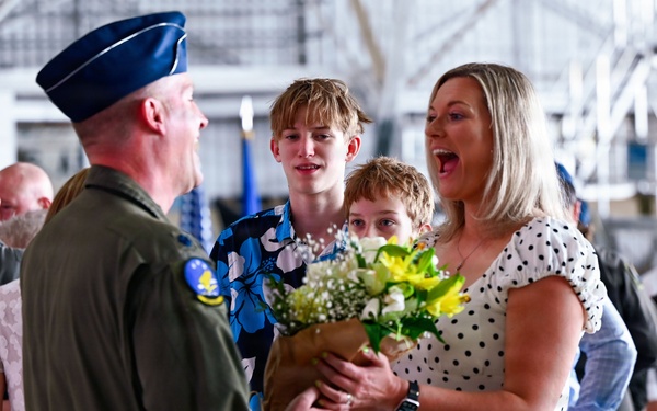 965th Airborne Air Control Squadron welcomes new commander