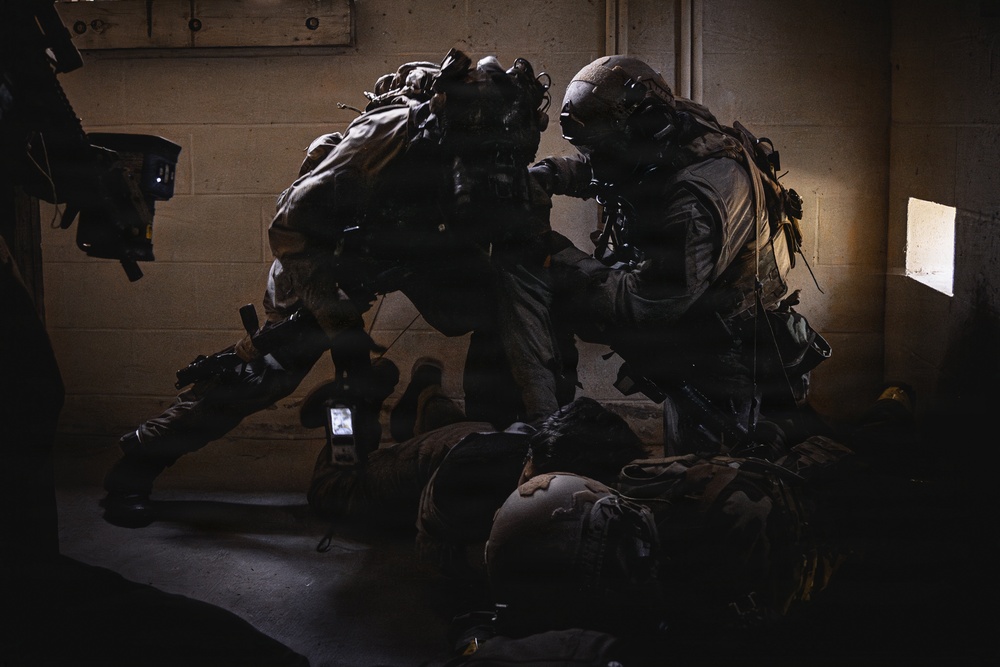 3rd SFG (A) 14th Chemical Reconnaissance Detachment and EOD demonstrate operational readiness during exercise Venom Shield