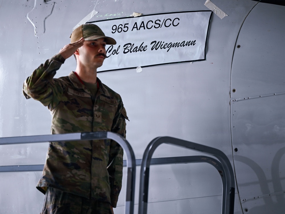 965th Airborne Air Control Squadron welcomes new commander
