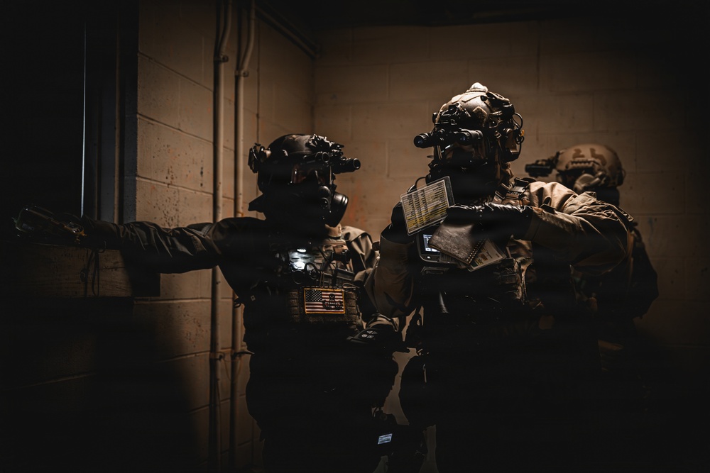 3rd SFG (A) 14th Chemical Reconnaissance Detachment and EOD demonstrate operational readiness during exercise Venom Shield