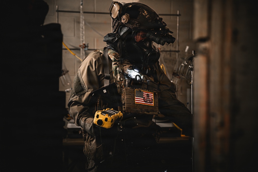 3rd SFG (A) 14th Chemical Reconnaissance Detachment and EOD demonstrate operational readiness during exercise Venom Shield