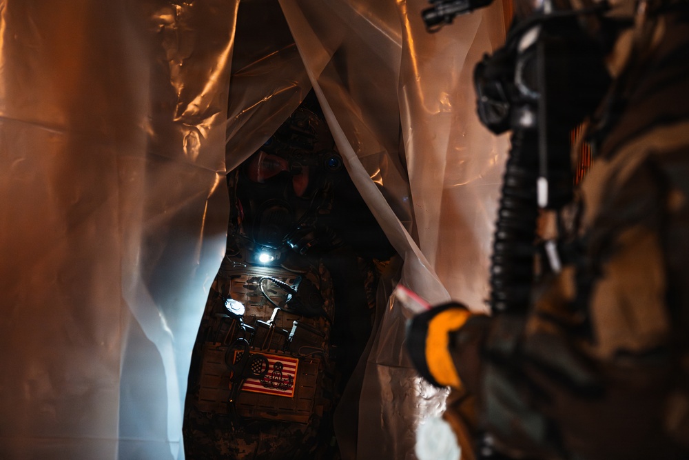 3rd SFG (A) 14th Chemical Reconnaissance Detachment and EOD demonstrate operational readiness during exercise Venom Shield