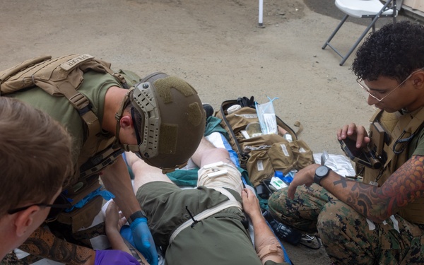 1st MLG Sailors use Battlefield Assisted Trauma Documentation Kits for Valkyrie course
