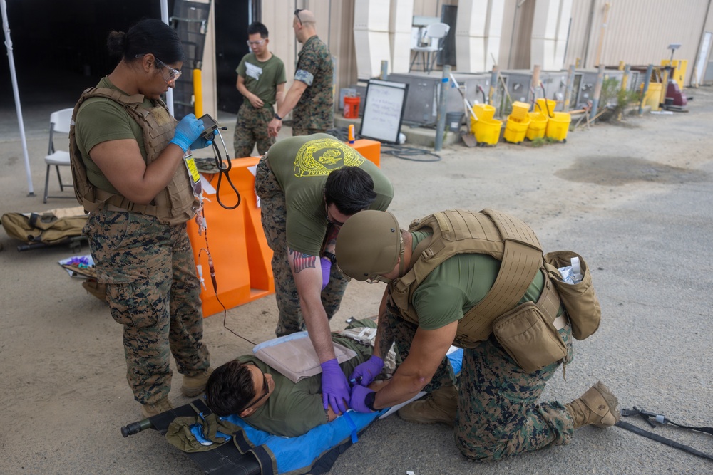 1st MLG Sailors use Battlefield Assisted Trauma Documentation Kits for Valkyrie course