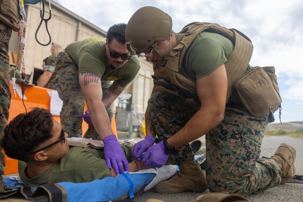 1st MLG Sailors use Battlefield Assisted Trauma Documentation Kits for Valkyrie course