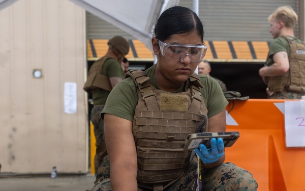 1st MLG Sailors use Battlefield Assisted Trauma Documentation Kits for Valkyrie course