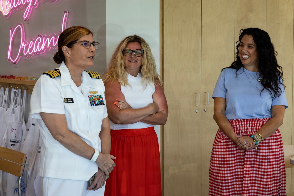 Sailors Visit the Girl Scouts DreamLab During Omaha Navy Week