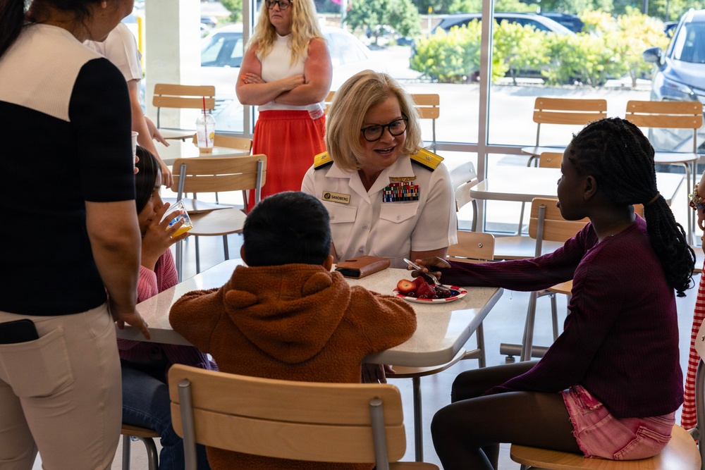 Sailors Visit the Girl Scouts DreamLab During Omaha Navy Week