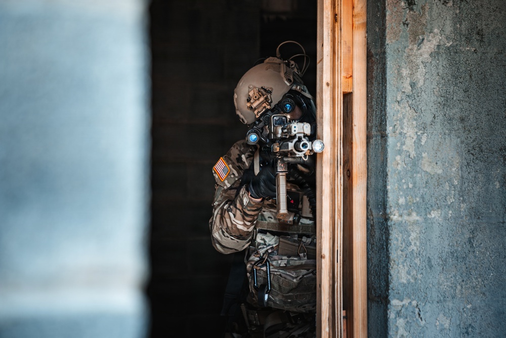 3rd SFG (A) 14th Chemical Reconnaissance Detachment and EOD demonstrate operational readiness during exercise Venom Shield