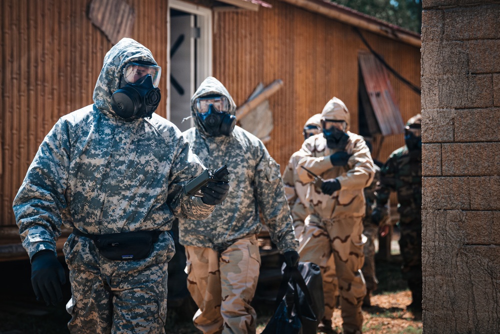 3rd SFG (A) 14th Chemical Reconnaissance Detachment and EOD demonstrate operational readiness during exercise Venom Shield