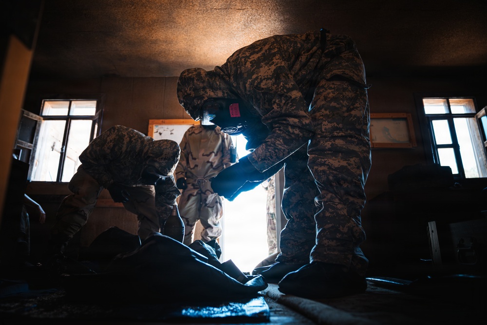 3rd SFG (A) 14th Chemical Reconnaissance Detachment and EOD demonstrate operational readiness during exercise Venom Shield