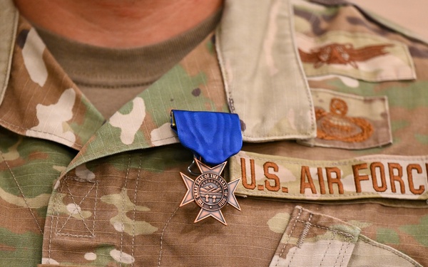 178th Wing Airman receives Ohio Cross for lifesaving actions