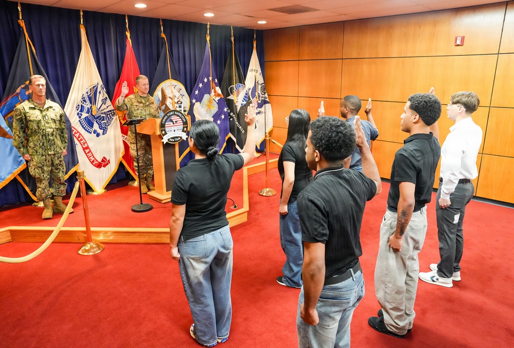 Chairman of the Joint Chiefs of Staff Gen. Dan Caine Visits Fort Hamilton and New York City Military Entrance Processing Station