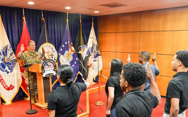 Chairman of the Joint Chiefs of Staff Gen. Dan Caine Visits Fort Hamilton and New York City Military Entrance Processing Station