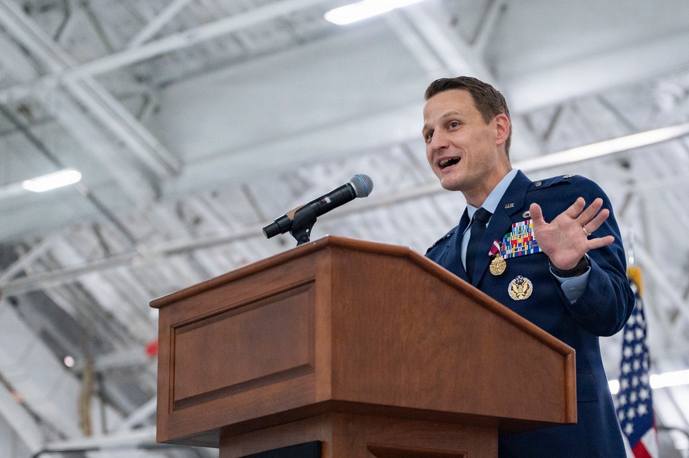New commander takes helm of 89th Aerial Port Squadron