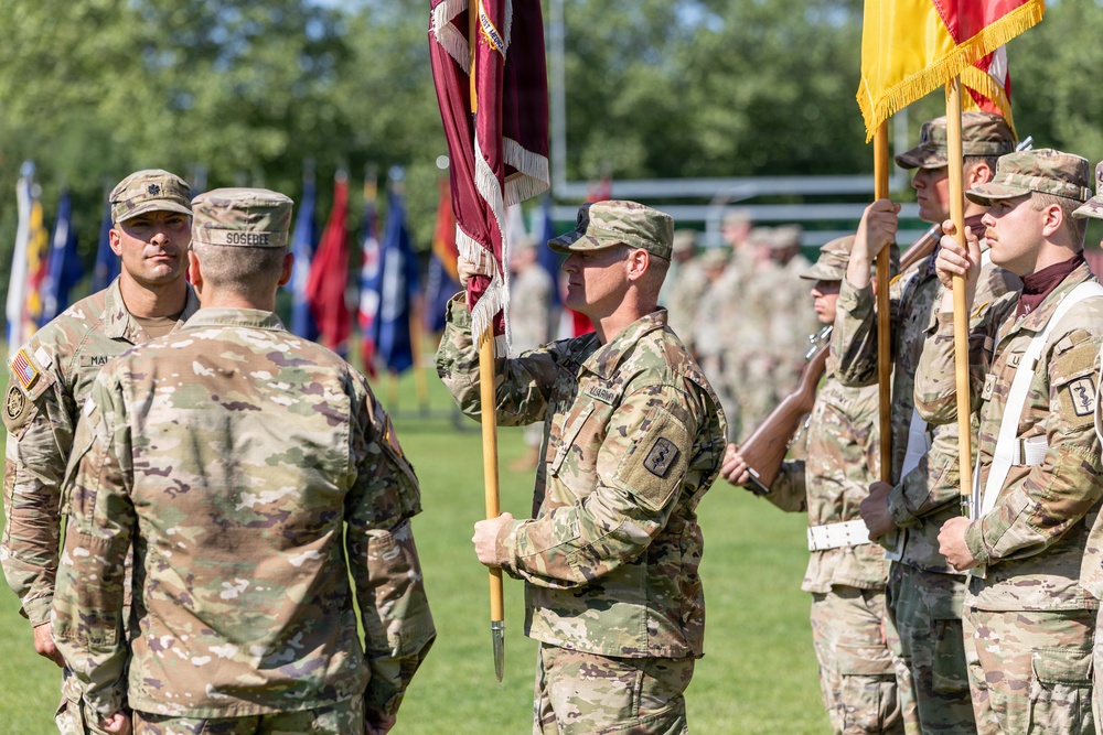 421st Multifunctional Medical Battalion Conducts Change of Command, Relinquishment of Responsibility Ceremony