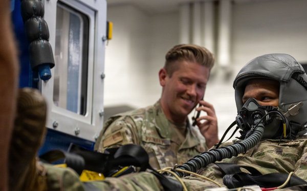Rapid response under pressure: Andrews Aerospace Physiology conducts decompression sickness exercise