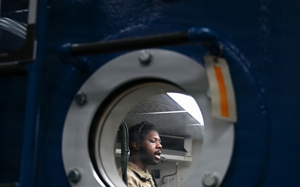 Rapid response under pressure: Andrews Aerospace Physiology conducts decompression sickness exercise