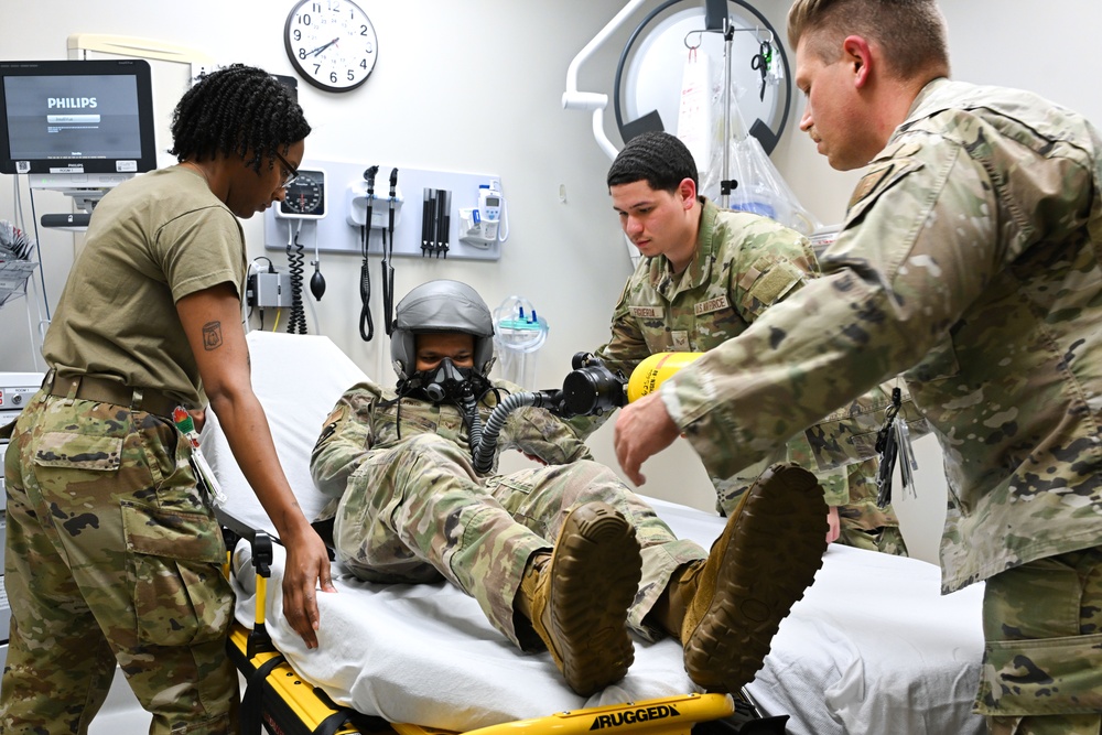 Rapid response under pressure: Andrews Aerospace Physiology conducts decompression sickness exercise