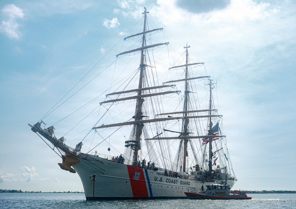 USCGC Eagle sails into Charleston