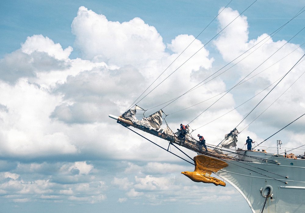 USCGC Eagle sails into Charleston