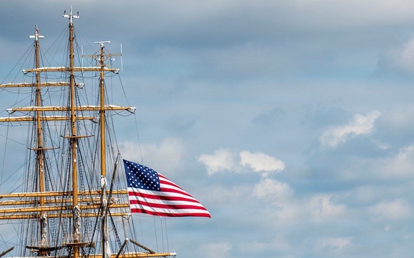 USCGC Eagle sails into Charleston
