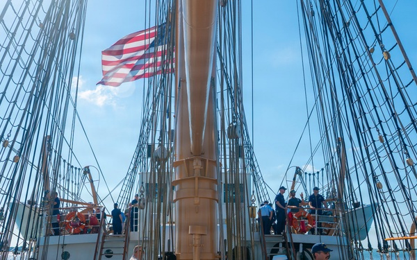 USCGC Eagle sails into Charleston