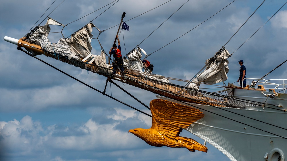 USCGC Eagle sails into Charleston