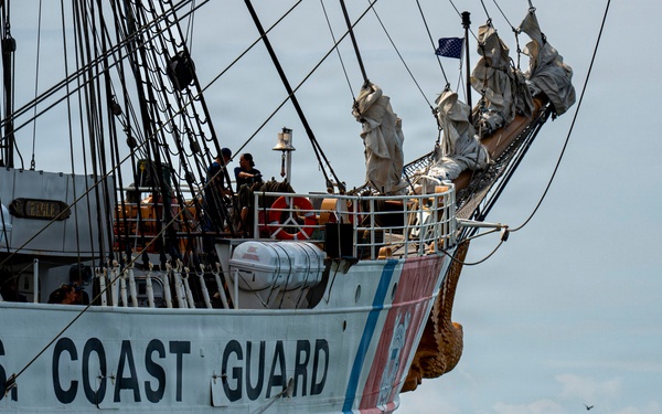 USCGC Eagle sails into Charleston
