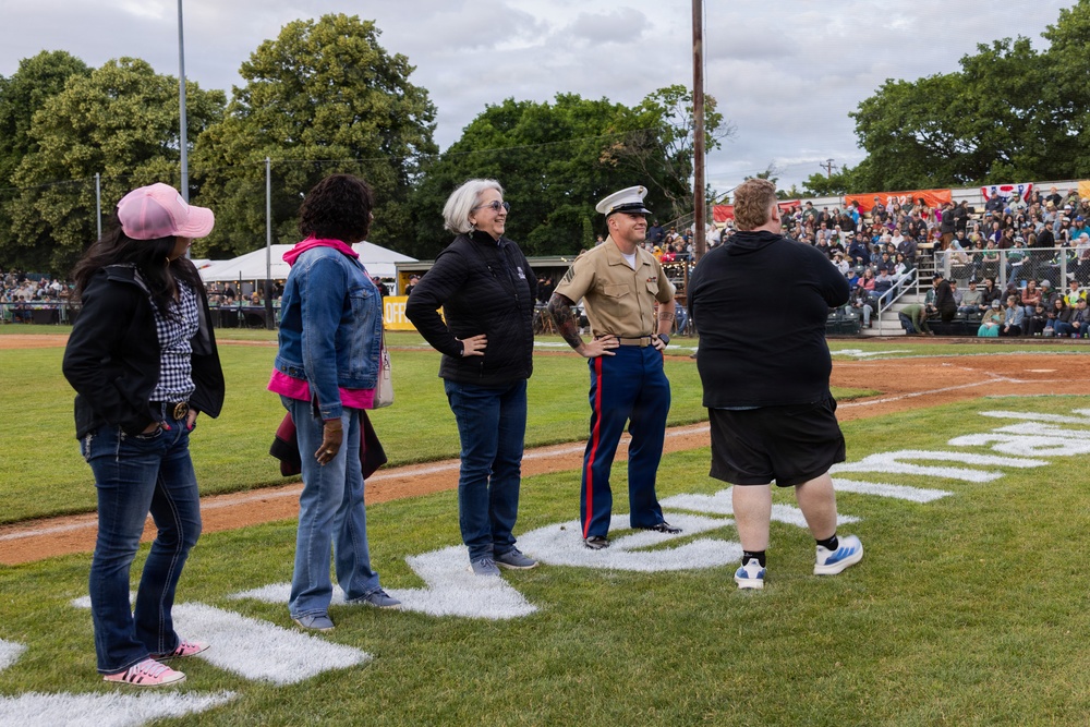 Marines and Sailors participate in Portland Fleet Week Rose Festival
