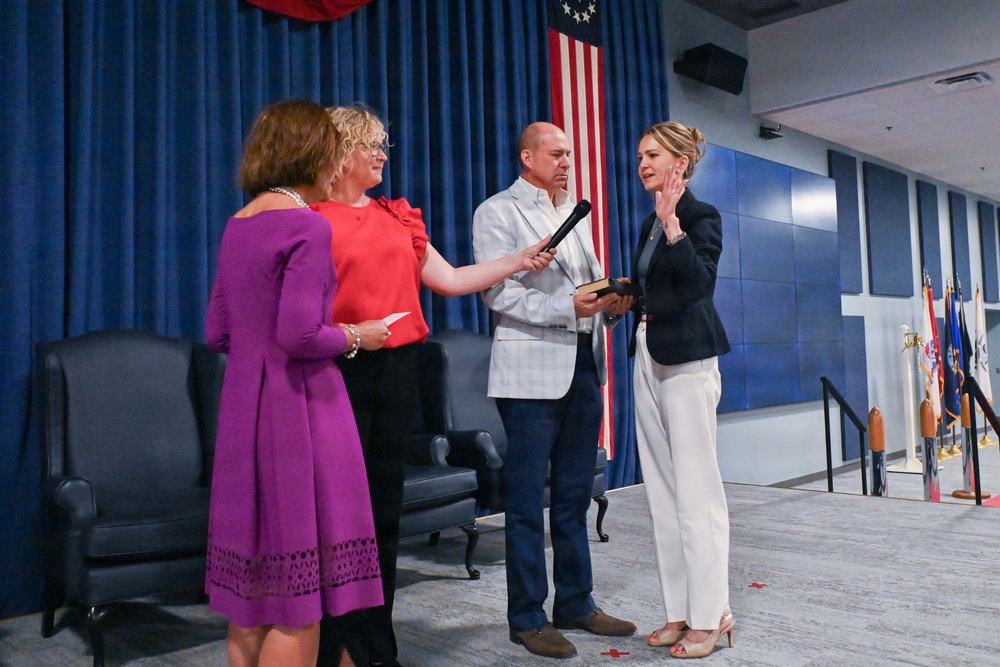 NAVSUP HQ pins new SES Lisa Sandy