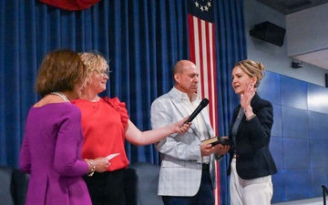 NAVSUP HQ pins new SES Lisa Sandy