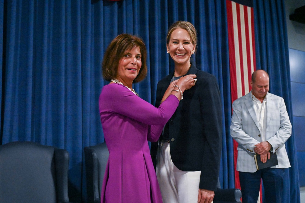 NAVSUP HQ pins new SES Lisa Sandy