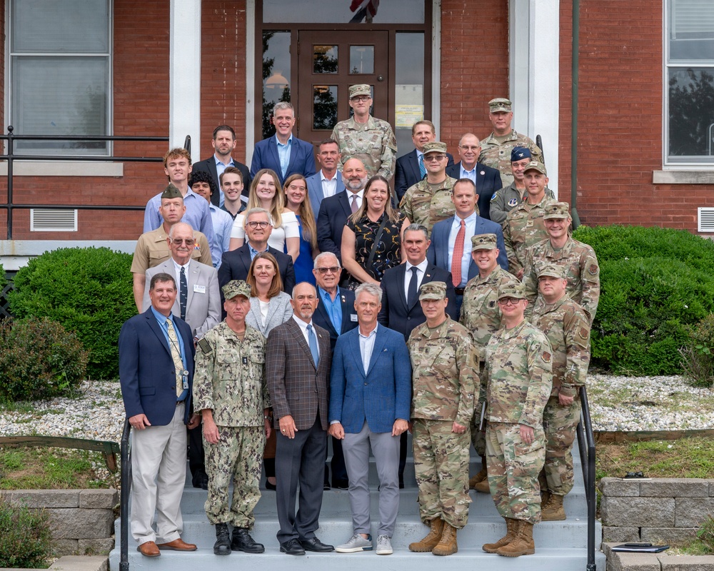 131st Bomb Wing hosts Missouri Military Preparedness and Enhancement Commission at Jefferson Barracks