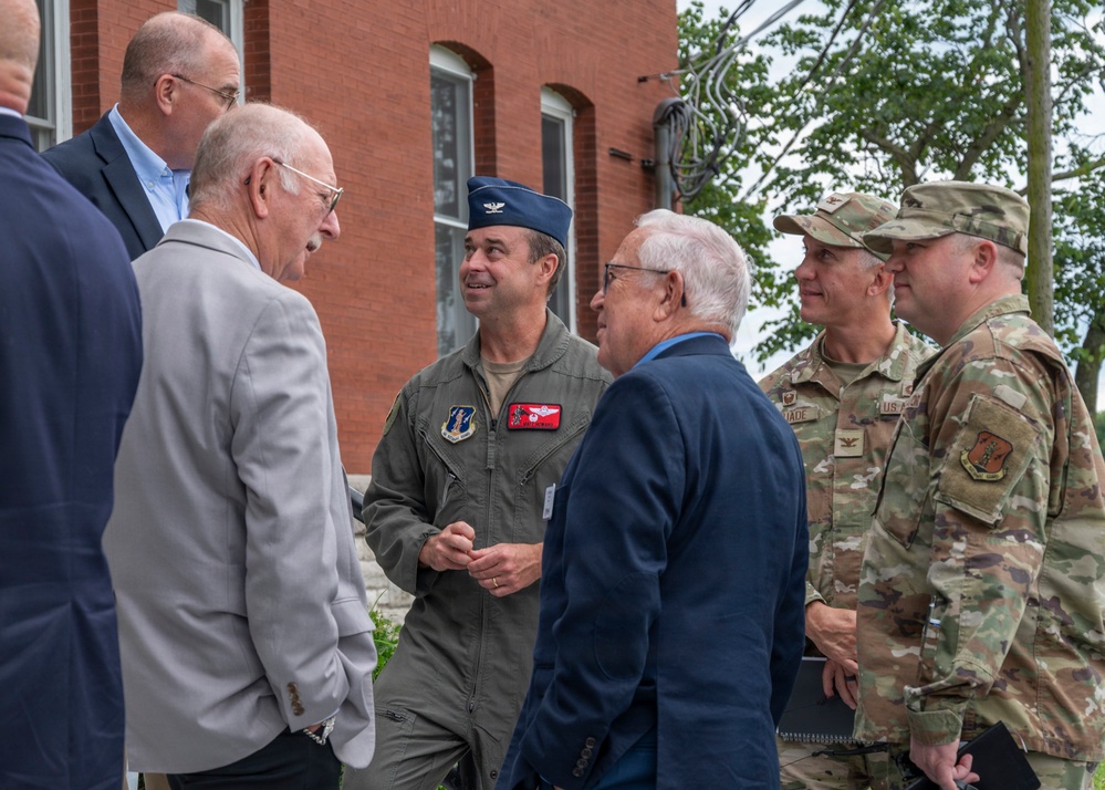 131st Bomb Wing hosts Missouri Military Preparedness and Enhancement Commission at Jefferson Barracks