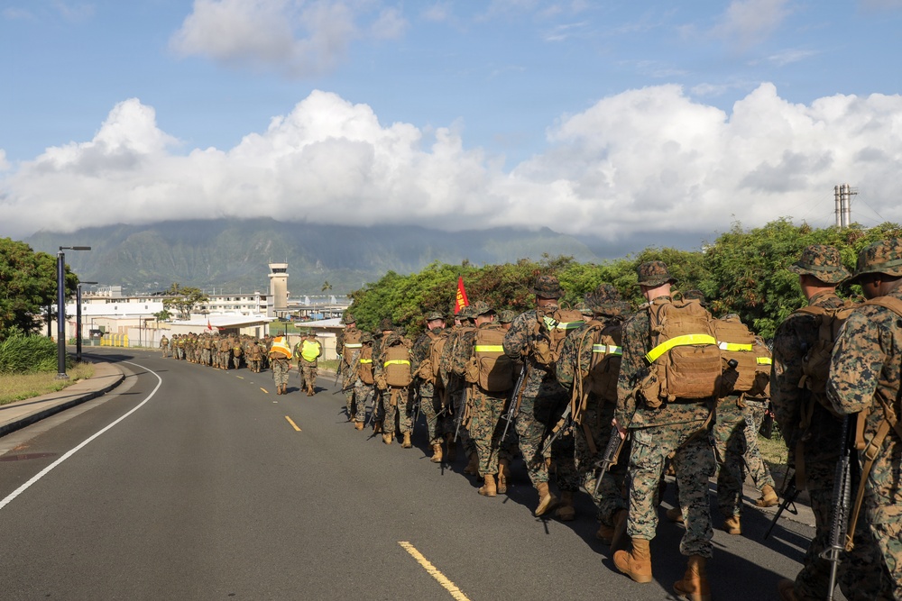 HQBN Conducts 15-km Conditioning Hike At MCBH