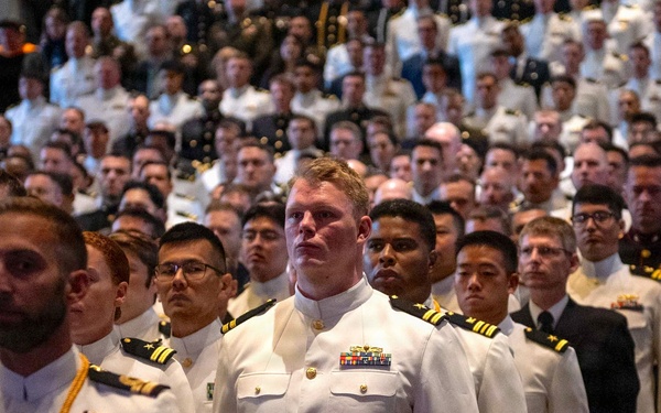 NPS Celebrates 400+ New Graduates During Spring Quarter Commencement