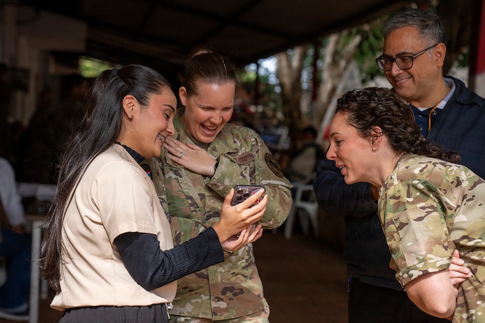 Paraguayan volunteers bridge language, care during Amistad 2026