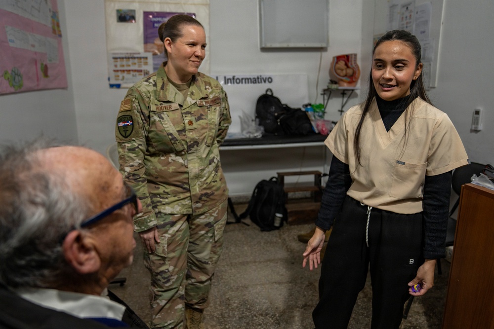 Paraguayan volunteers bridge language, care during Amistad 2026